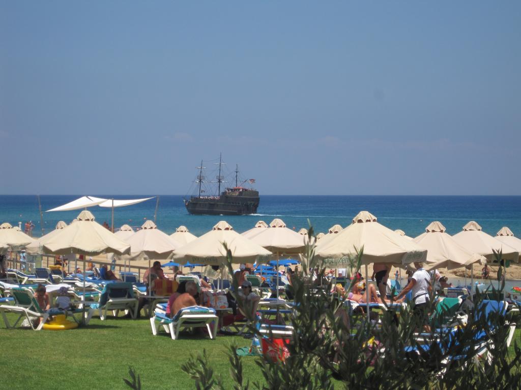 Polyxenia Isaak Luxury Villas And Apartments Protaras Exterior photo
